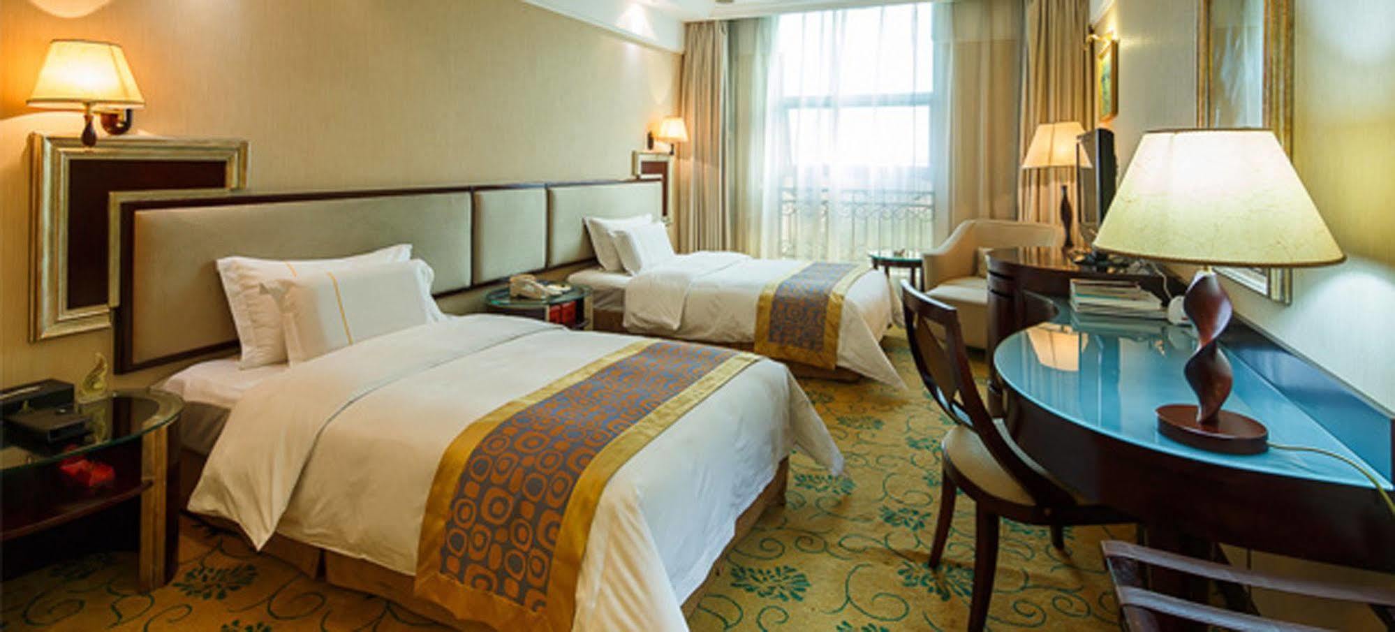 City Hotel Foshan Exterior photo